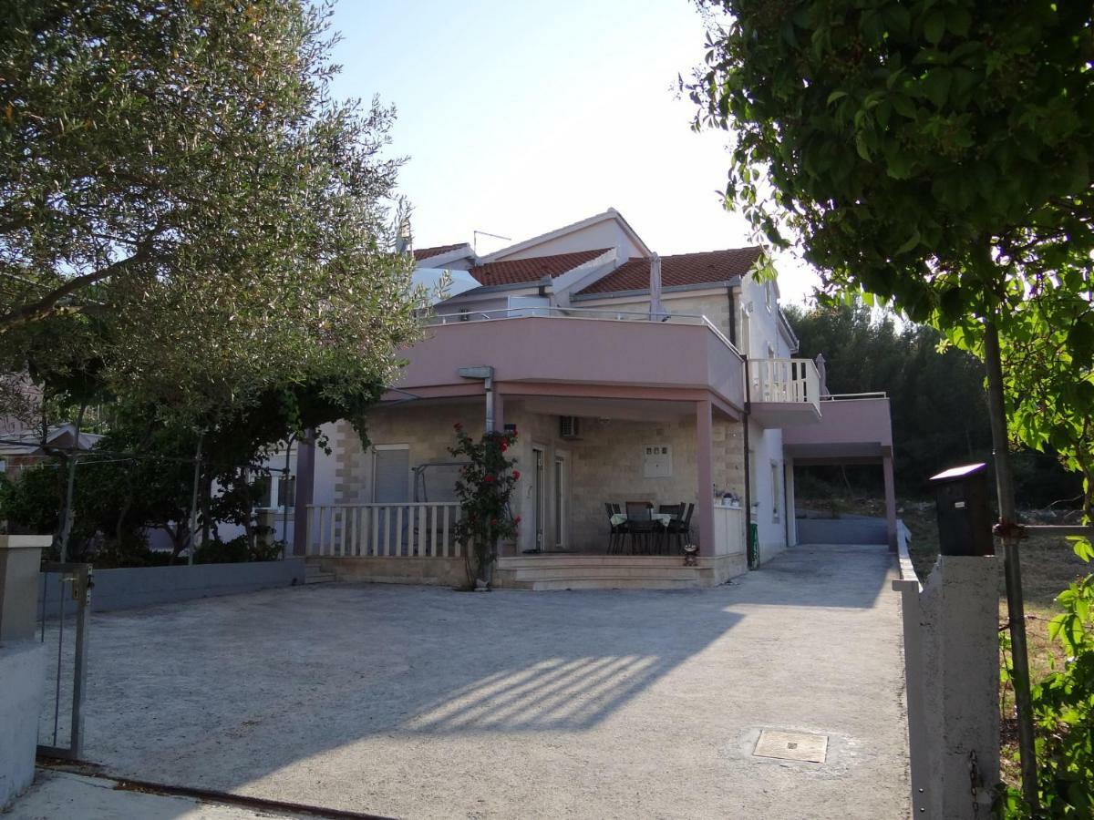 טרוגיר Vila Emilija מראה חיצוני תמונה
