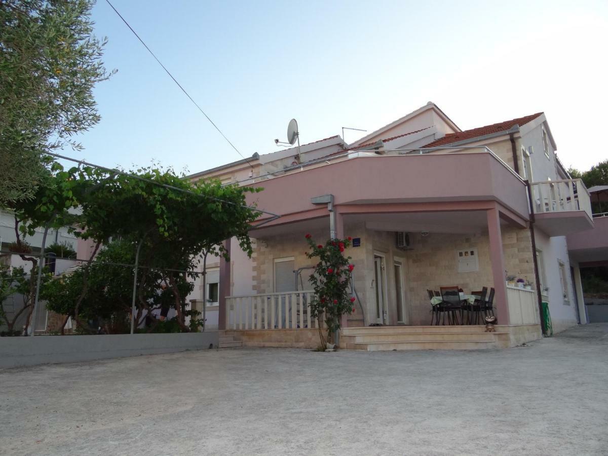 טרוגיר Vila Emilija מראה חיצוני תמונה